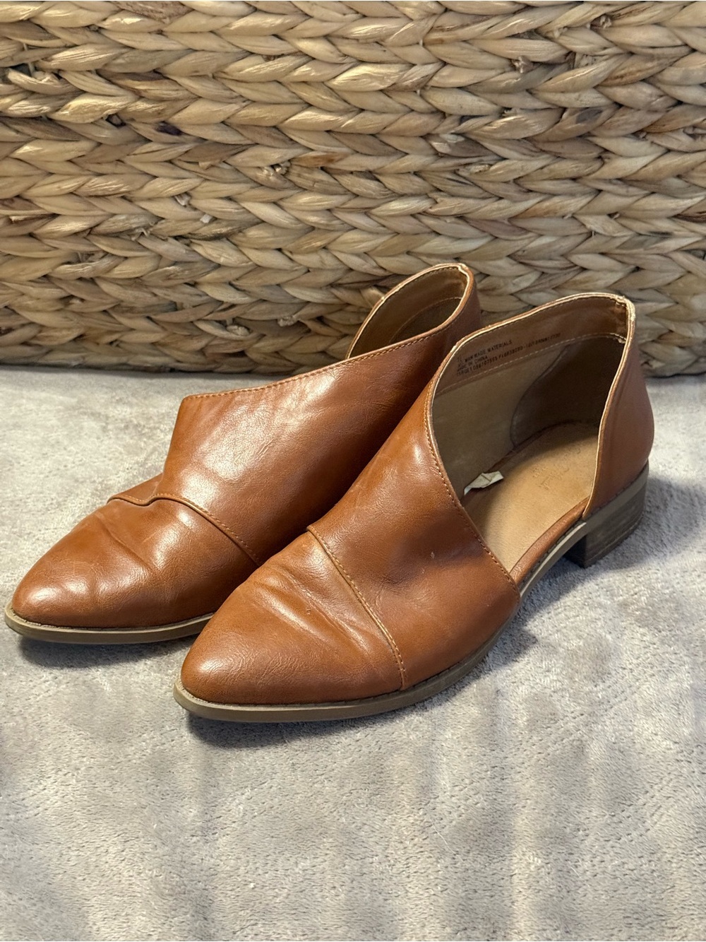 Universal Thread Cognac Brown Leather Pointed D'Orsay Flats